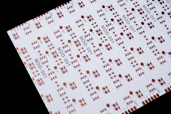 comprare Doppio strato flessibile PCB con livello di protezione antincendio V0 e spessore di 0,25 mm ± 0,05 per illuminazione a LED online manufacture