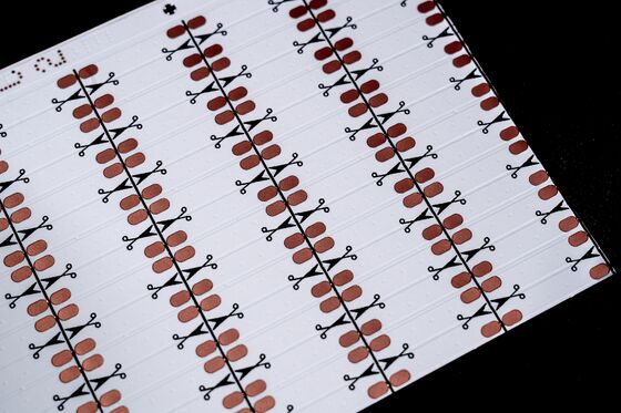 comprare Scheda Flessibile PCB a Doppio Strato di Alta Qualità con Pellicola Bianca e Antiossidante OSP per Illuminazione a LED online manufacture