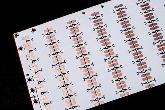 comprare Circuito stampato FPC personalizzato di alta qualità con scheda a doppio strato, design personalizzato e antiossidante OSP per applicazioni LED online manufacture