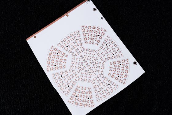 comprare Casco per la crescita dei capelli con circuito a LED flessibile e circuito a LED flessibile online manufacture