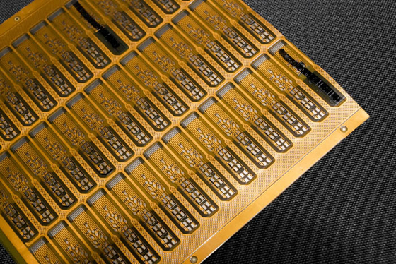 Scheda morbida di rinforzo per FPC per cuffie Bluetooth Assemblaggio di circuiti stampati HDI elettronici con film giallo su entrambi i lati