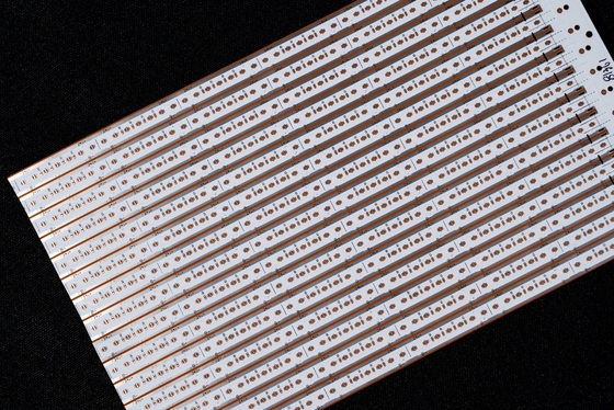 Tavola di circuito PCB flessibile personalizzata per la luce a striscia COB con tavola a doppio strato